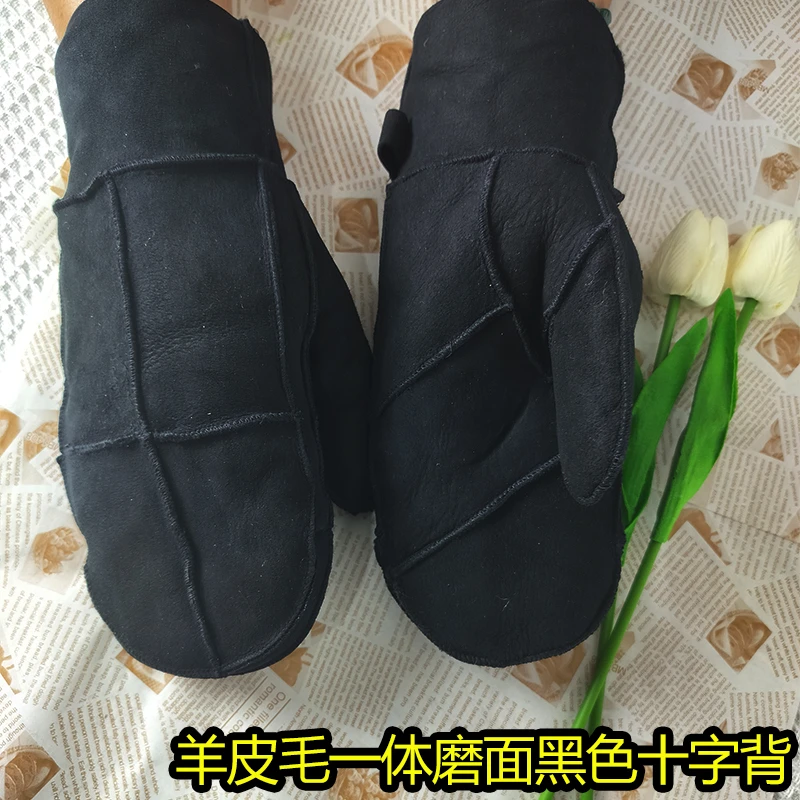 冬季加厚保暖羊皮毛一体手闷子男士女士通用骑行户外滑雪老人抗寒