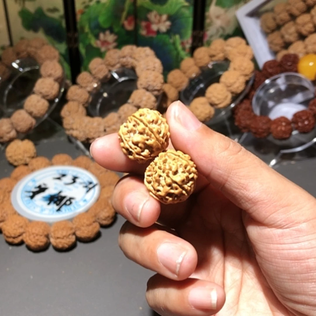【闪购商品】金刚菩提吊坠幸****76瓣原生态
