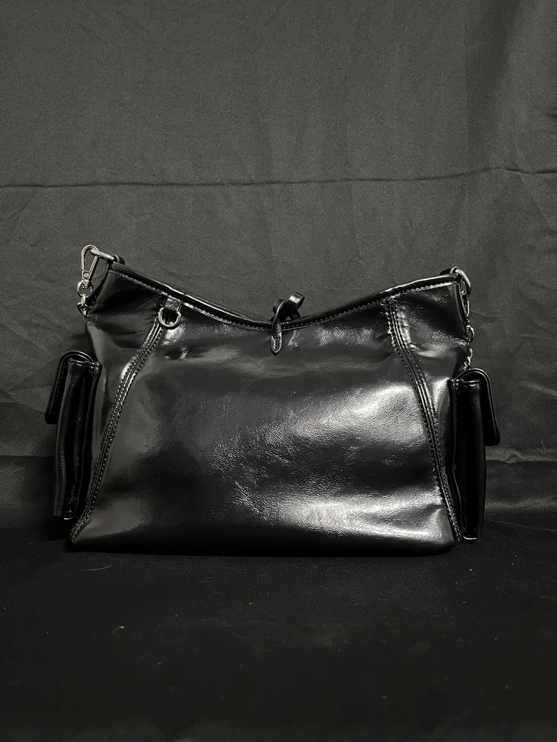 LQ-WITH-QUEEN真皮女包腋下油蜡饺子黑色-小