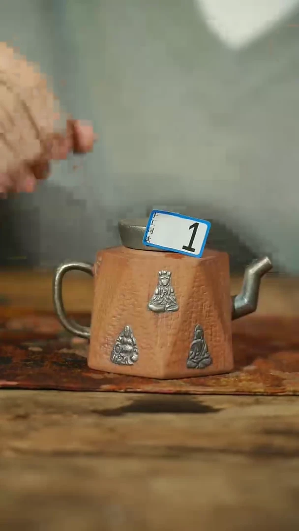 【闪购商品】瓷片福利！老岩泥描银多棱壶