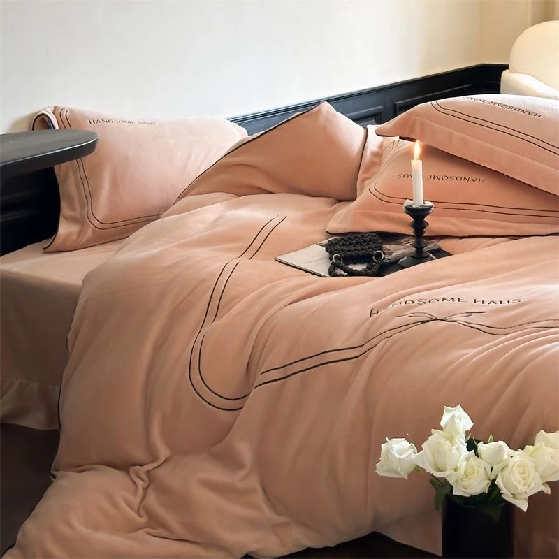 实体店款高端冬季刺绣可可绒蓄热保暖牛奶绒四件套床品防静电家用