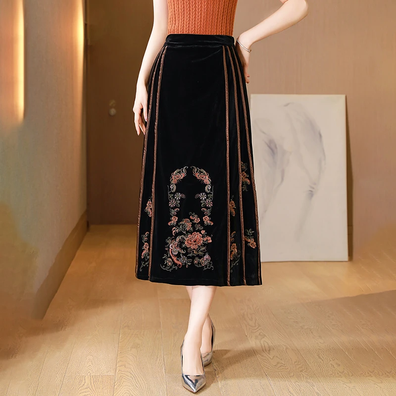 中式丝绒刺绣马面裙女装春夏秋新款妈妈气质垂感显瘦中长半身裙子
