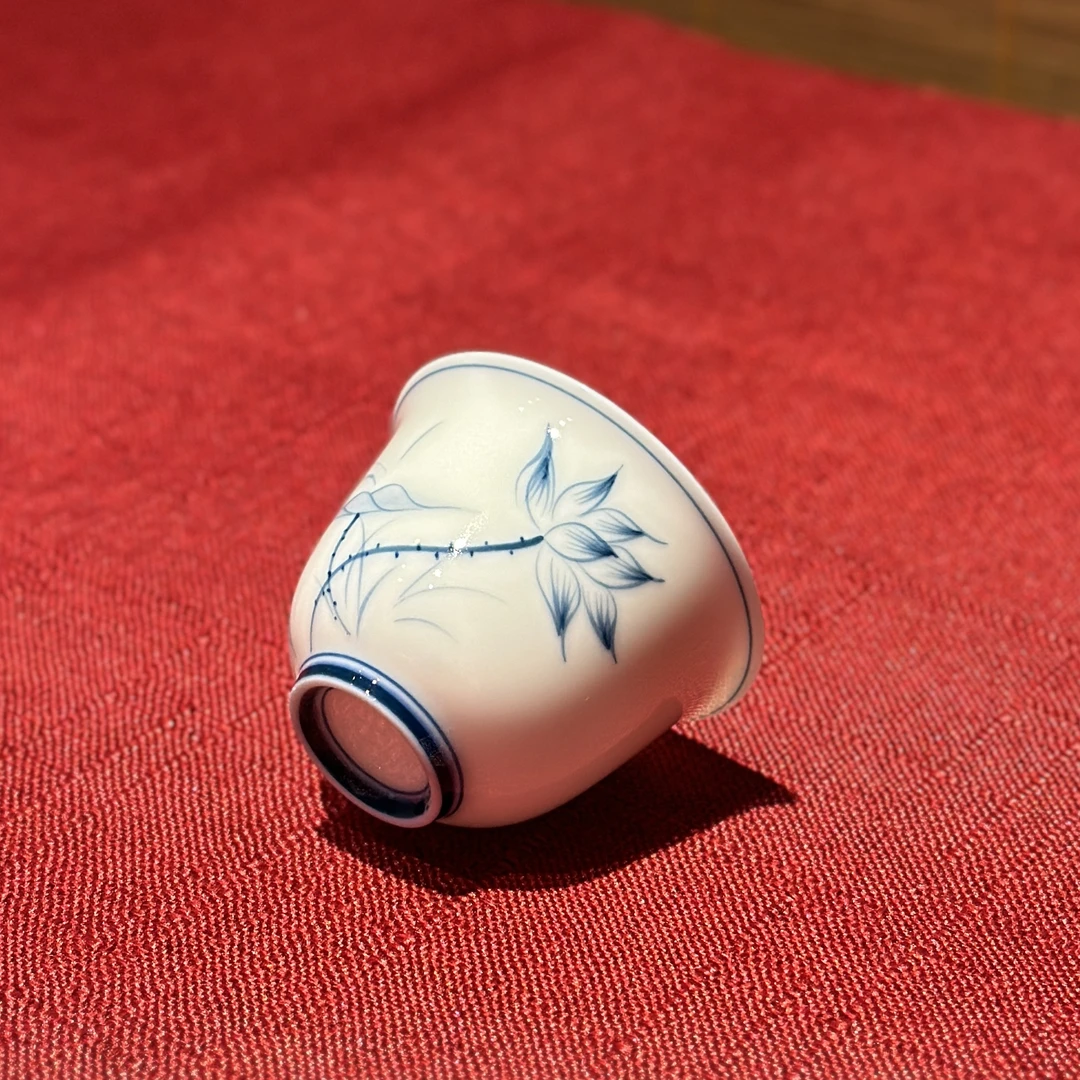 手绘荷花杯/羊脂玉 50毫升茶杯