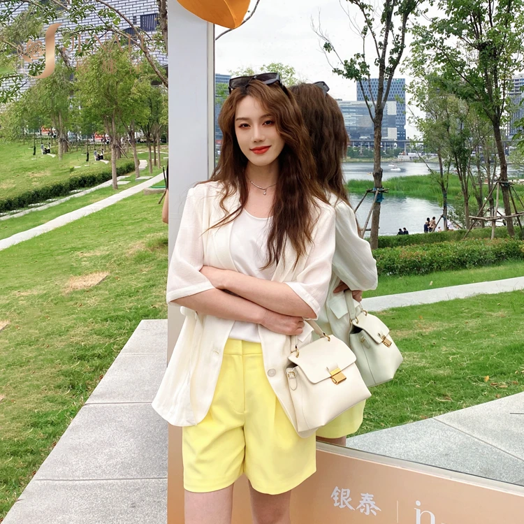 JENATU2024新款简约休闲醋酸压褶气质百搭时尚休闲设计师短裤