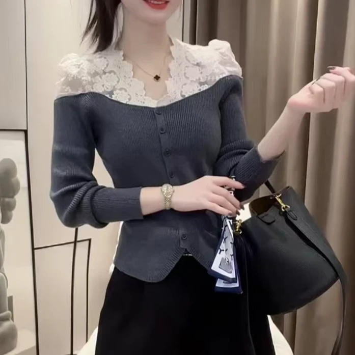 秋冬新款法式复古蕾丝拼接长袖针织衫女设计感小众别致气质上衣