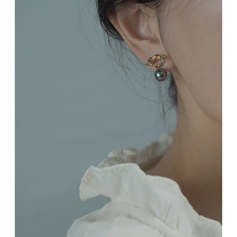 铜合金仿珍珠耳饰 十里间【时髦黑珠珠】蝴蝶结耳环蚊香盘耳夹