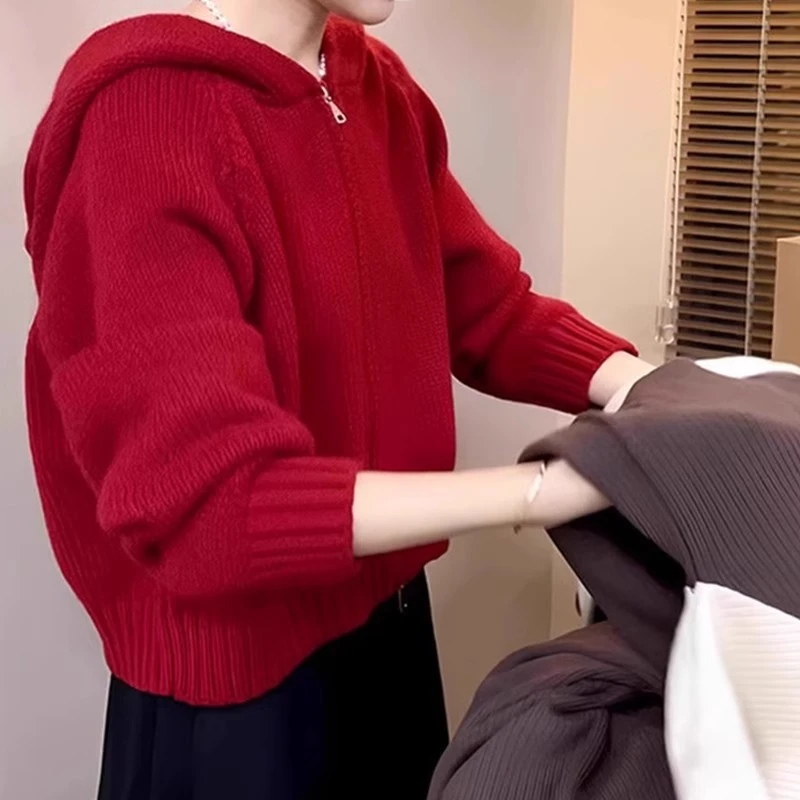 本命年圣诞红色双拉链连帽迎新年毛衣外套女秋冬短款羊毛针织开衫