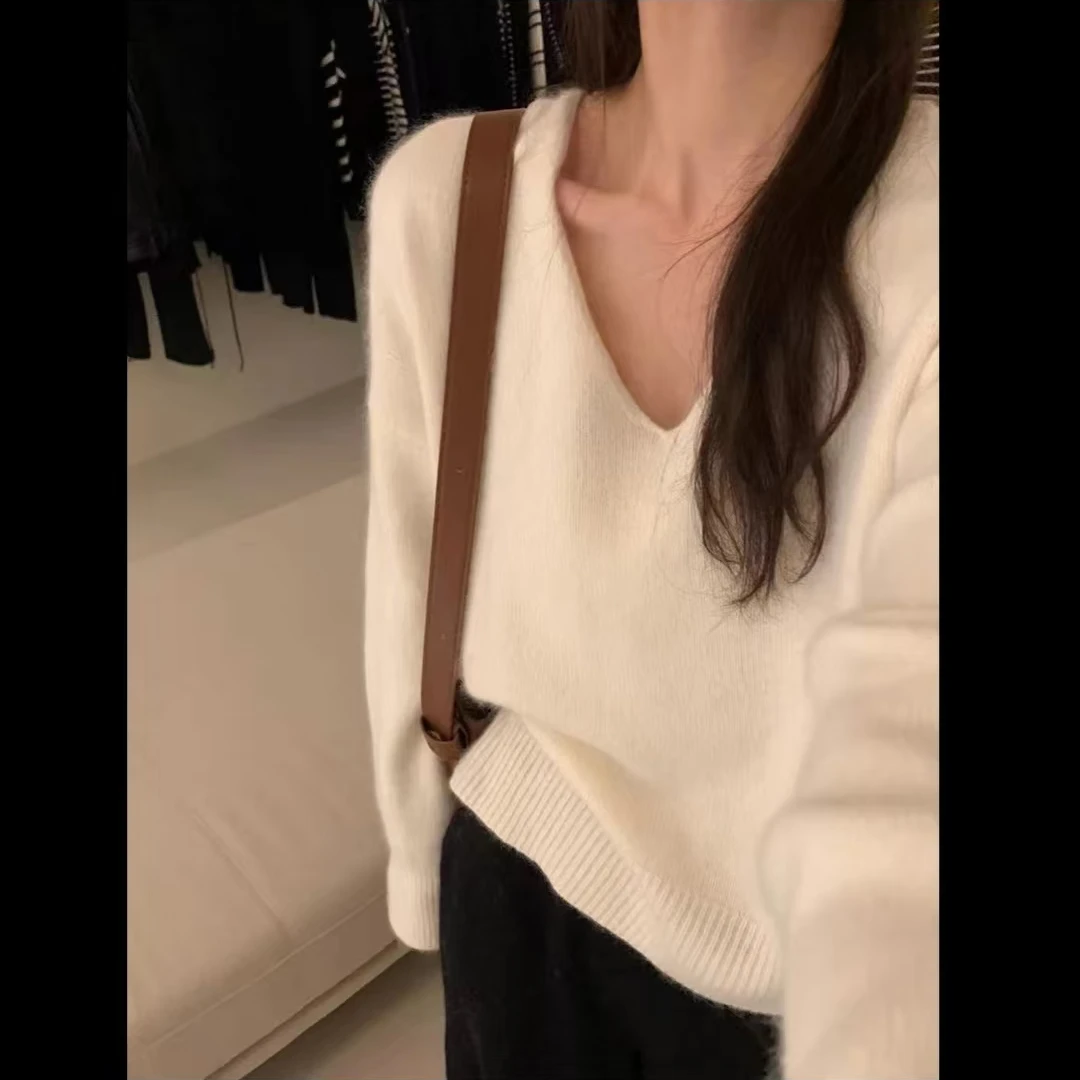 浣熊绒蓝色v领毛衣针织衫女秋冬外穿宽松慵懒风软糯短款套头上衣