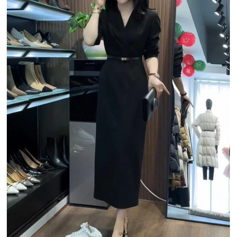 连衣裙女装显瘦气质网红轻奢时尚女神百搭黑色法式长款收腰秋季