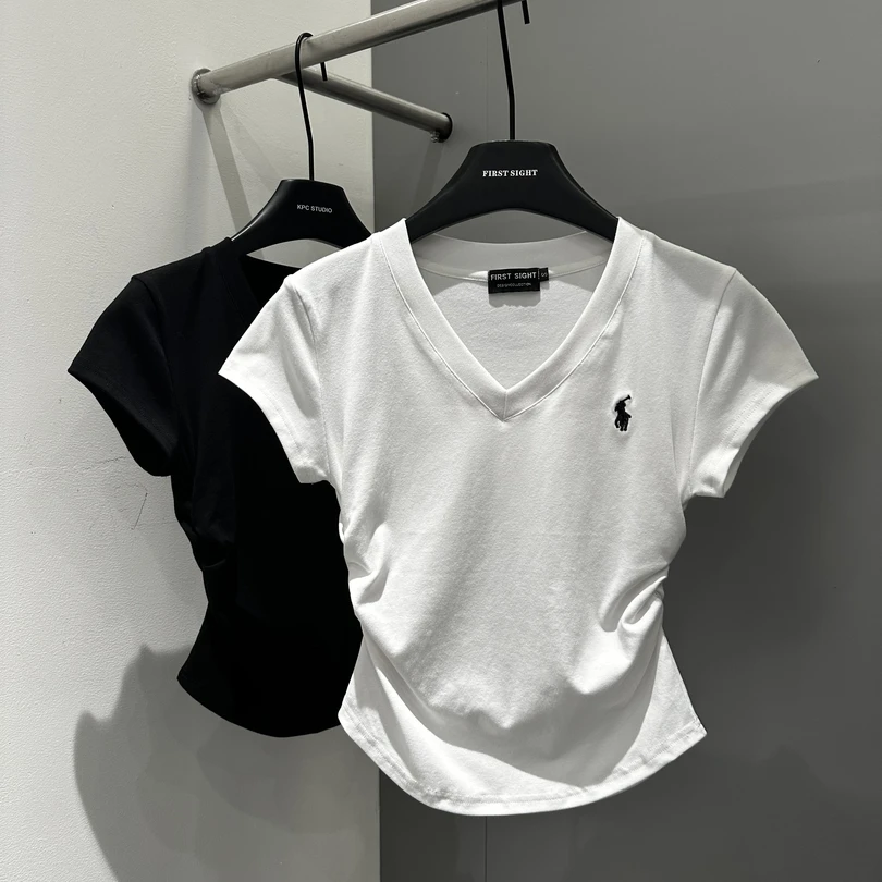 欧宝【小马刺绣V领正肩短袖T恤】2024夏季褶皱修身显瘦短袖上衣女