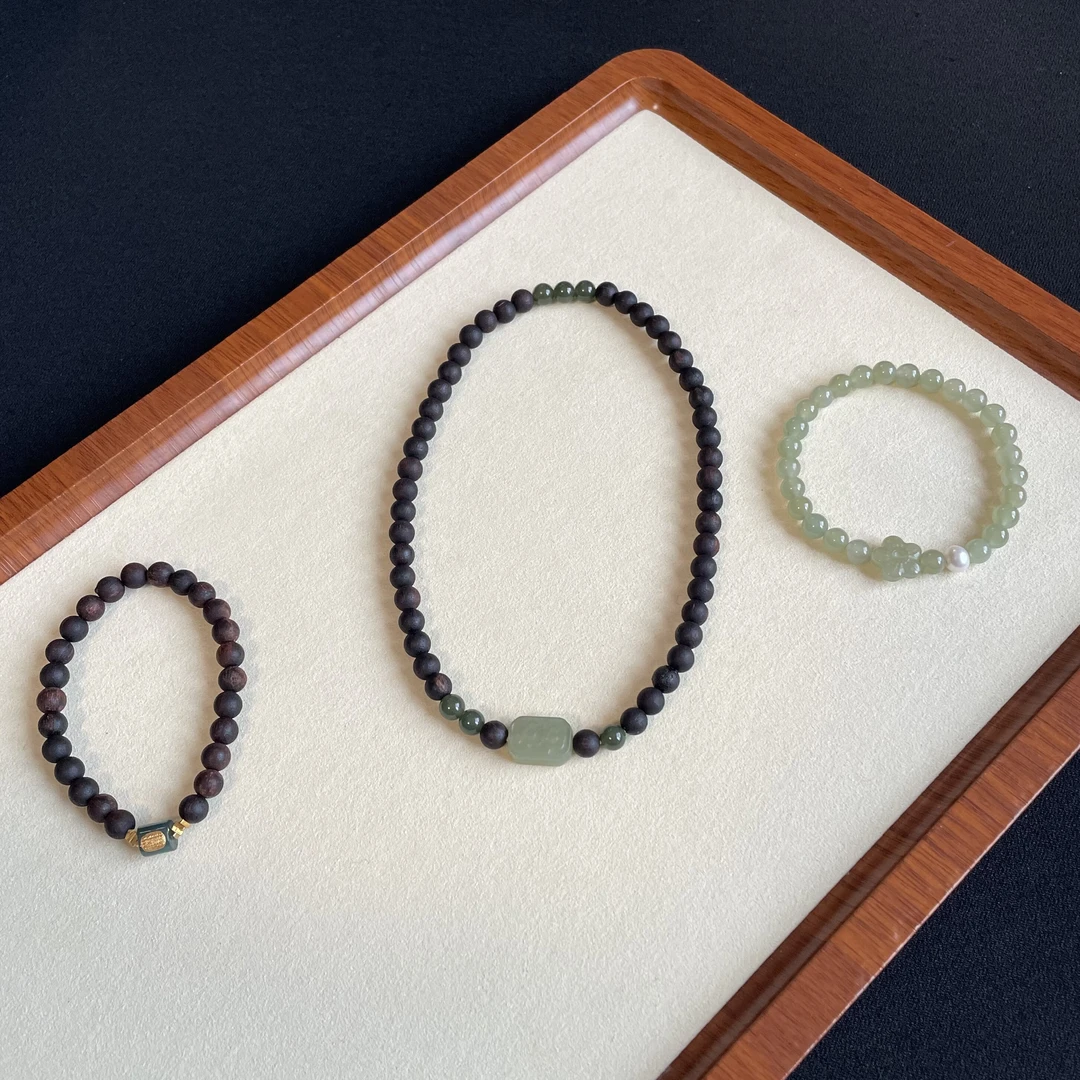 暗香  天然青海料和田玉冰晴水手串蓝水翡翠缅甸小叶降真香手链