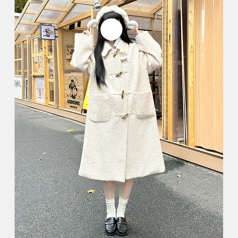 清【牛角扣米白色糕毛外套