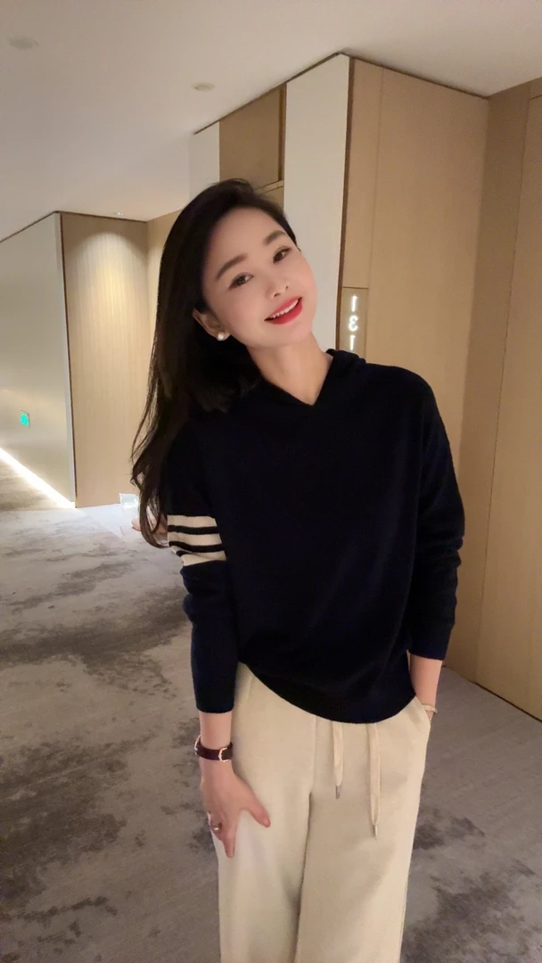阿黎精选-------拼条纹帽衫