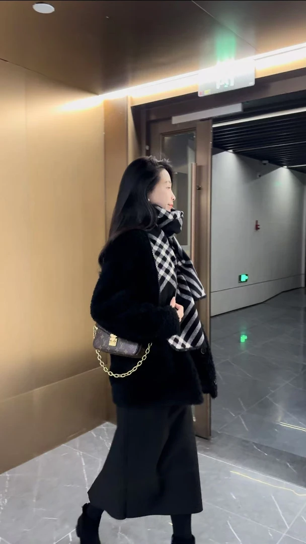 阿黎精选-------简约大口袋羊毛外套