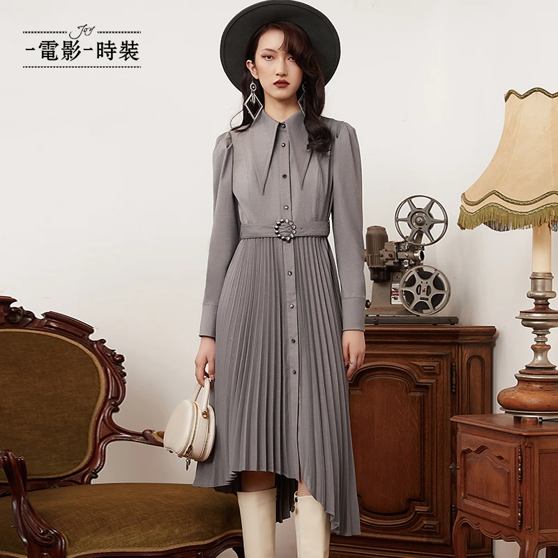 电影时装翻领压褶不规则高级灰设计感长袖女装连衣裙FA144E4415