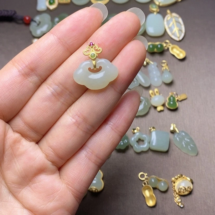 【闪购商品】和田玉颈饰银S925镀金镶嵌