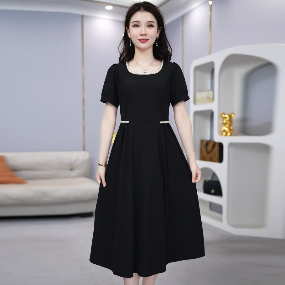 方领连衣裙裙子显瘦气质小黑裙夏季黑色法式小众收腰中长款赫本风