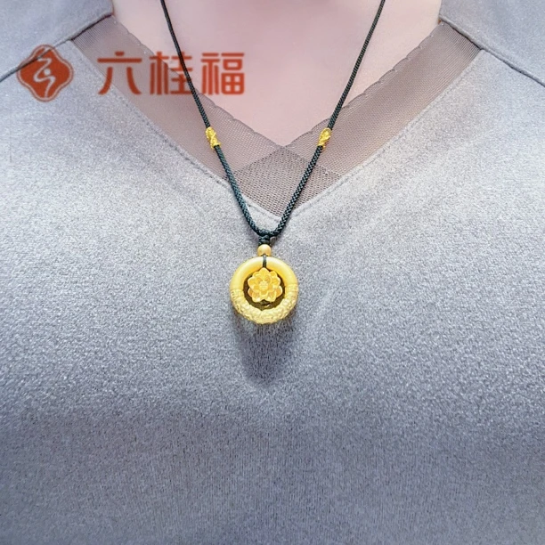 LUK KWAI FOOK/六桂福足金莲花荷花平安扣吊坠