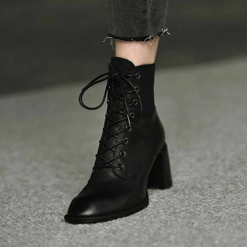 TOUCH MISS设计师款气质短筒靴侧拉链百搭真皮圆头高跟时装靴秋季