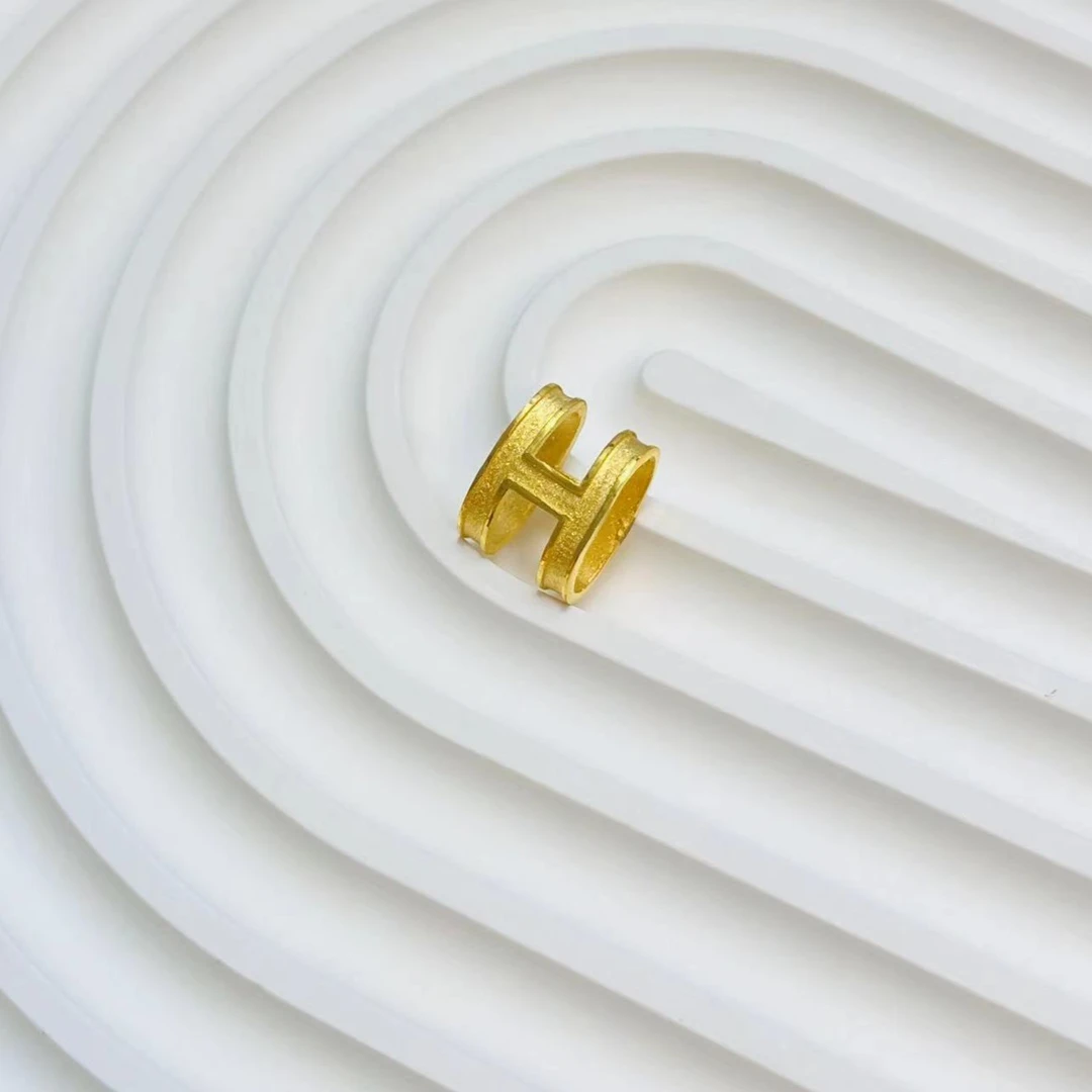 妮蔻黄金足金999黄金吊坠H字母5G工艺 黄金吊坠黄金首饰按克卖