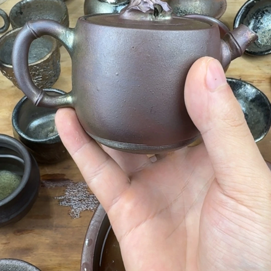 【闪购商品】陶瓷壶半****湖
