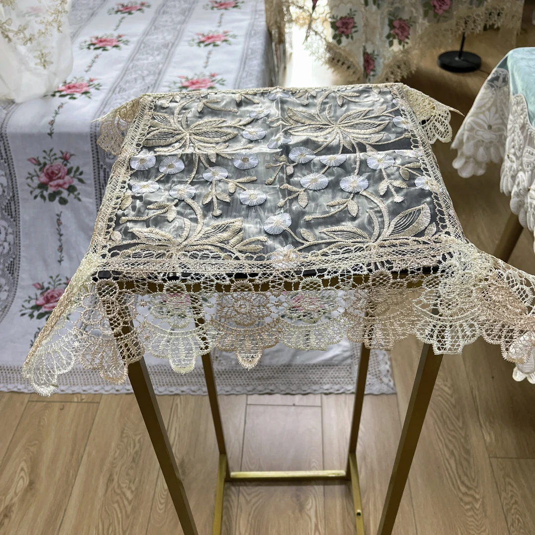 DY137-2 玻璃纱（60*60cm方)白色小钱叶拼色蕾丝边盖巾