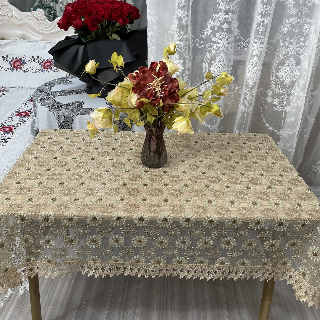 DY016-3丝光线（130*180cm长方）米色满工刺绣花边桌布