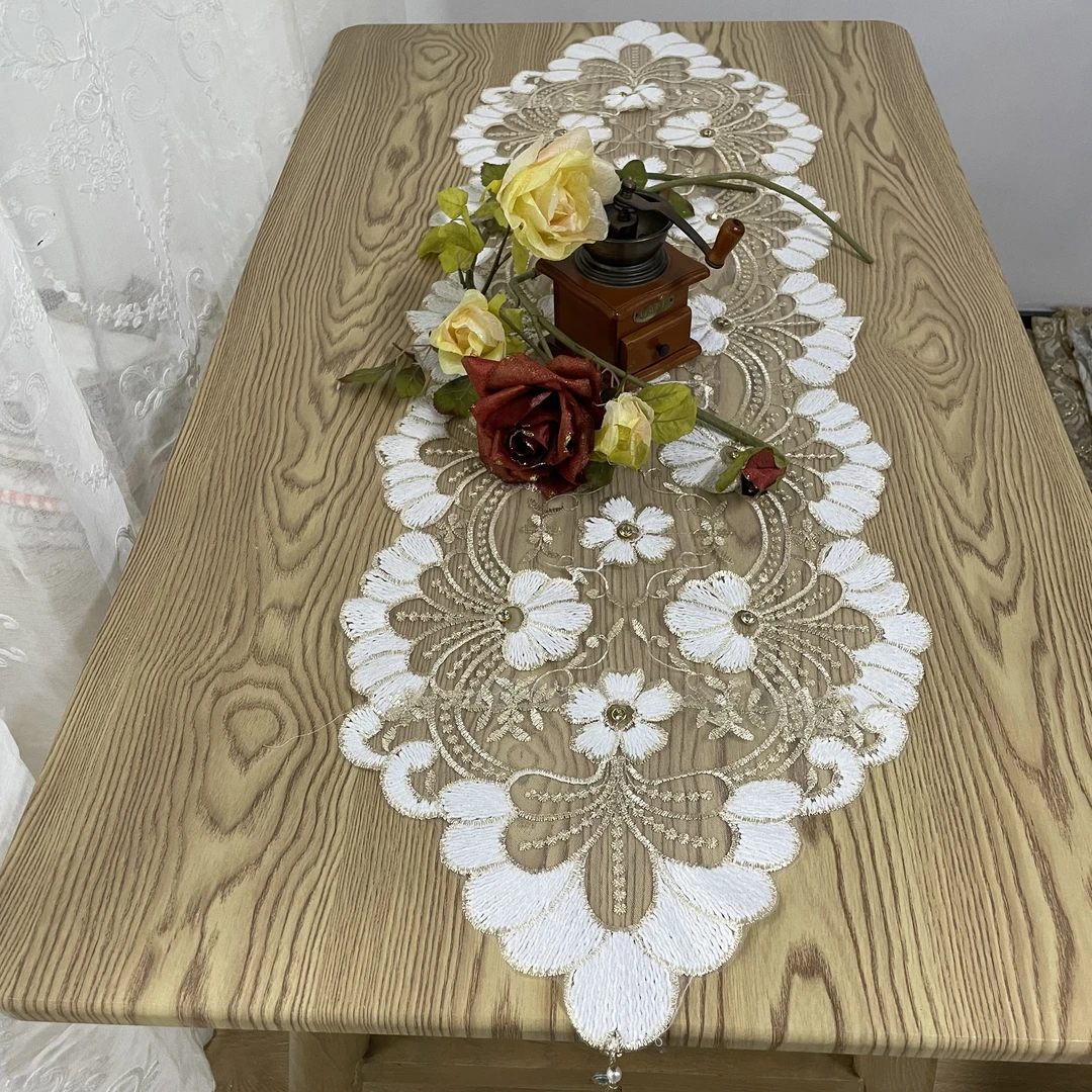 DY019-5金丝绒（40*120cm）白色金丝绒镂空桌旗diy