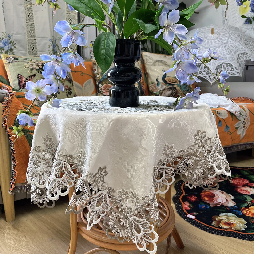 DY129-7贡缎（80cm方）法式款白棕花边印花盖巾百搭（桌布）