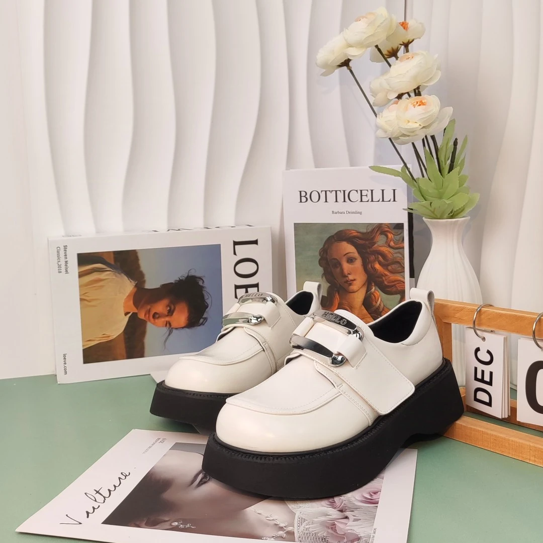 秋冬新款单鞋女2024款真皮厚底百搭圆头时尚英伦风休闲百搭乐福鞋