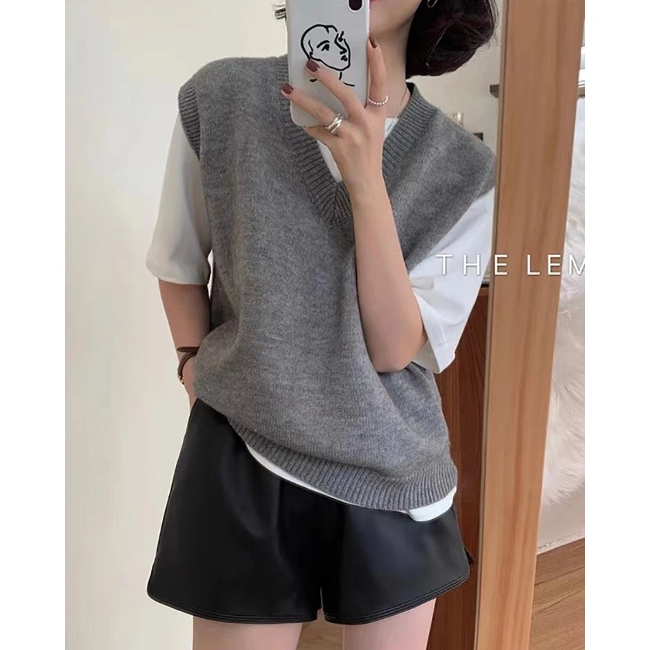经典纯色V领马甲叠穿针织背心2024秋冬新款女装洋气毛衣马夹上衣