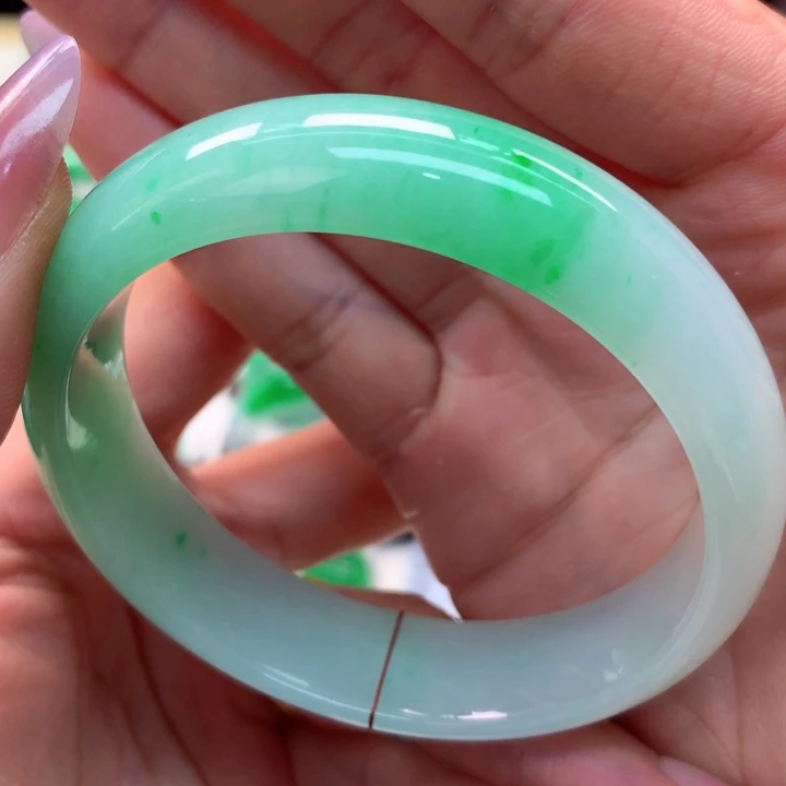 【闪购商品】翡翠手镯未镶嵌e****n天然翡翠手镯