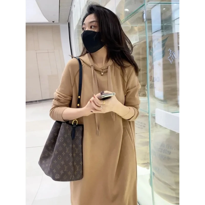 春季长袖连衣裙气质高级感2024新款中长款裙子小个子连帽卫衣裙女