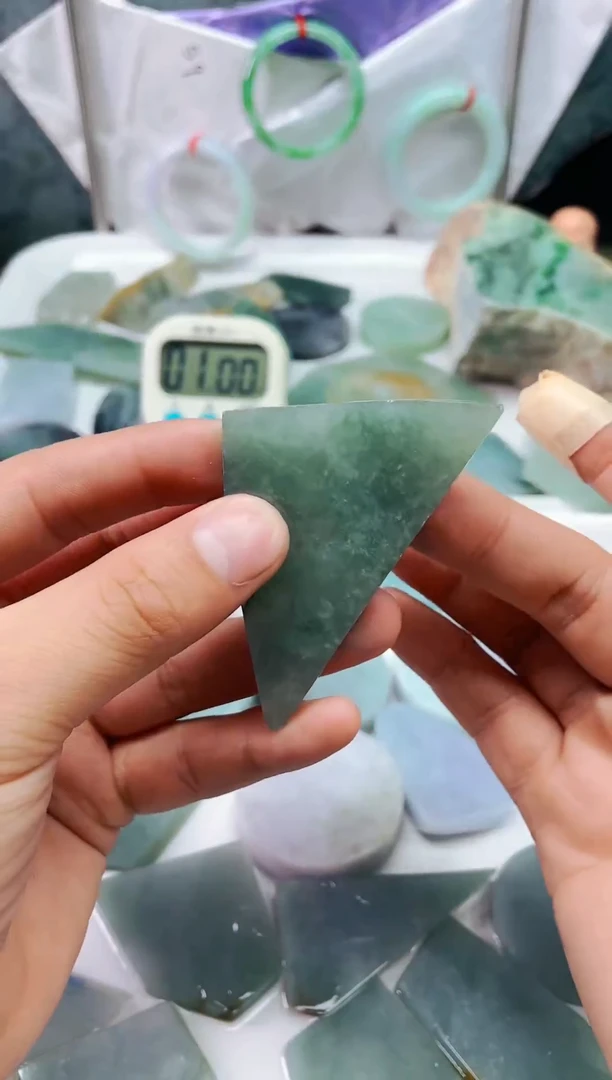 【闪购商品】翡翠颈饰未镶嵌翡翠