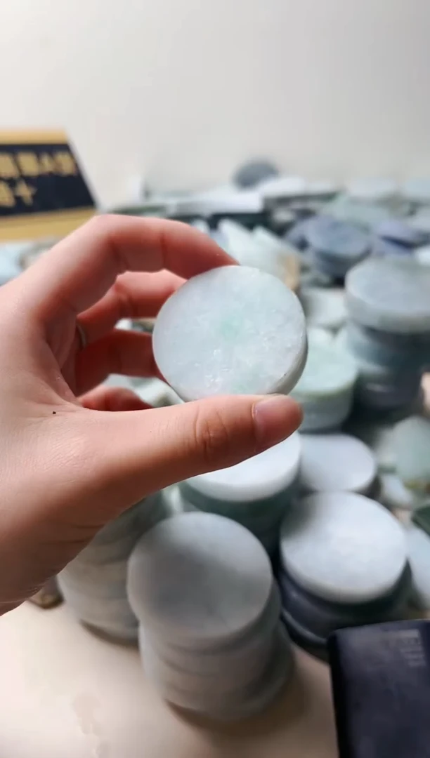 【闪购商品】翡翠挂件未镶嵌翡翠