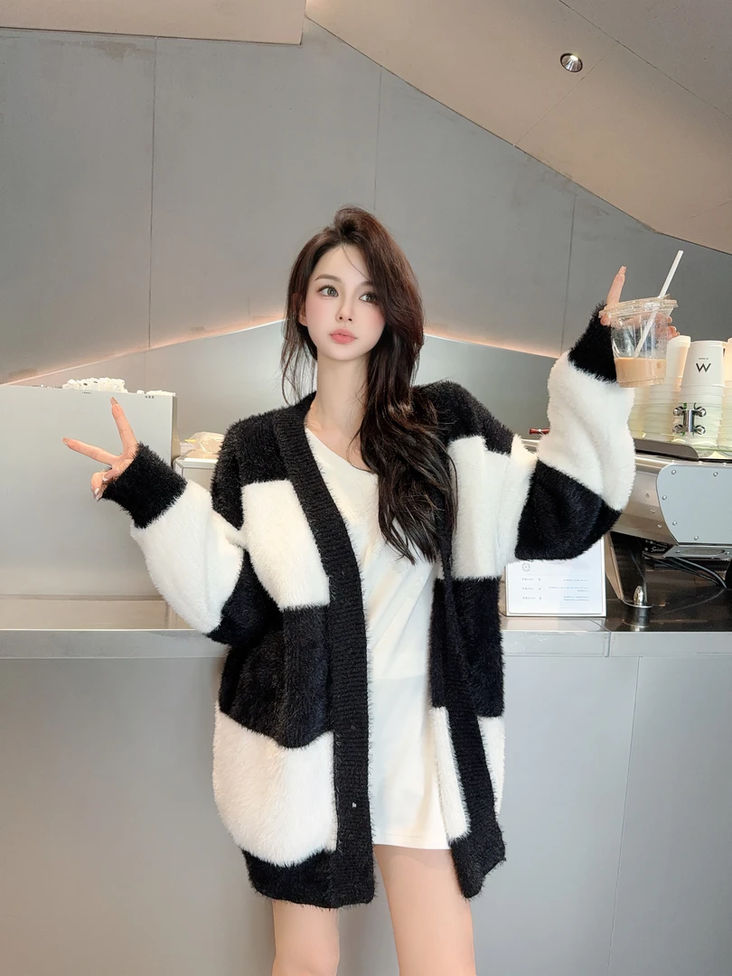 LIN 小白 加大版条纹撞色水貂毛大毛衣开衫外套50030