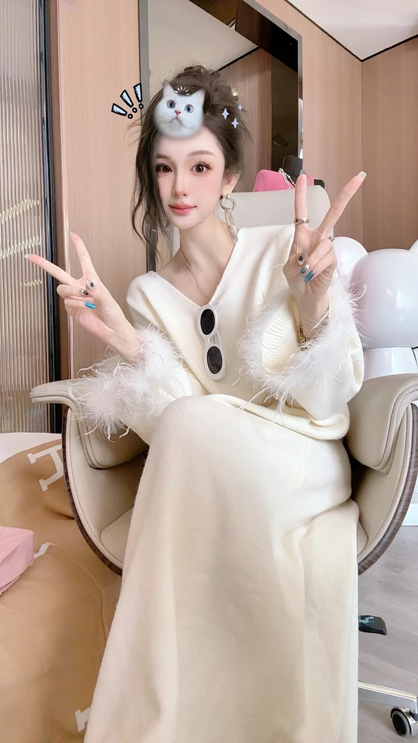 LIN小白 白富美鸵鸟毛拼袖口毛衣长裙50061