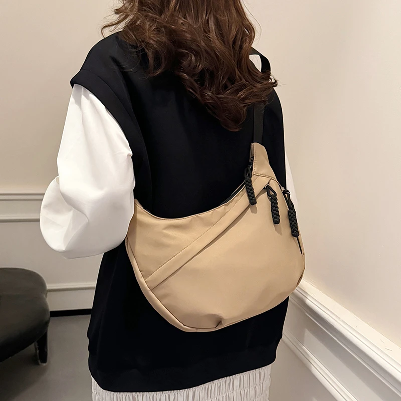 时尚通勤大容量单肩包包女2025新款春夏休闲百搭托特包韩版腋下包