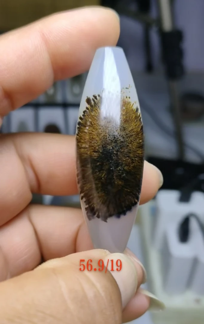 天然玛瑙桶珠吊坠  砸窗看小视频