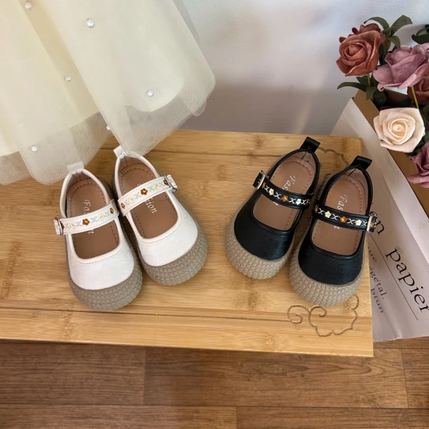 女童小皮鞋甜美花朵公主鞋子女宝宝浅口豆豆鞋软底防滑春秋季新款