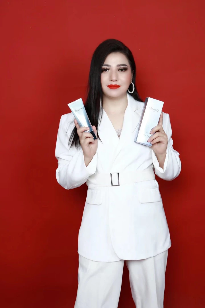 温和清洁控油保湿不紧绷洁面乳