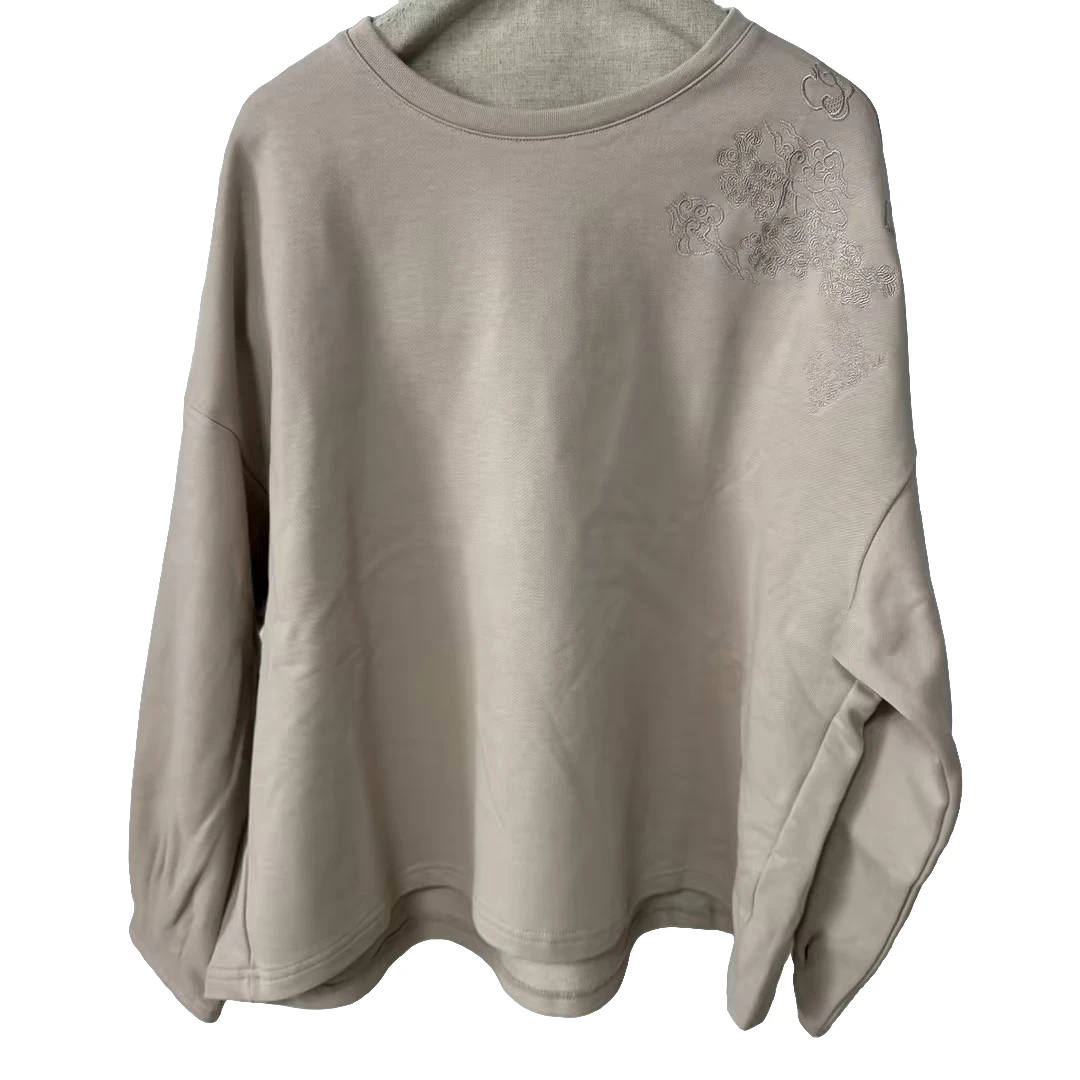 J子渊线上款女装瑕疵品504221472时尚百搭圆领宽松卫衣重工刺绣