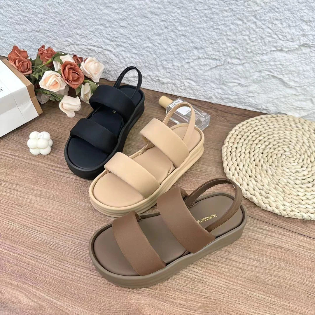 夏季新款时尚休闲女鞋凉鞋简约外穿软底百搭舒适15214