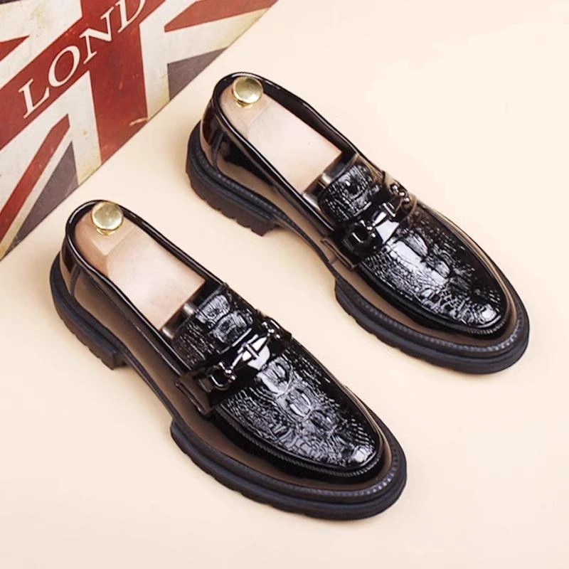 男鞋秋冬透气2024新款漆皮亮面鳄鱼纹男士商务男士透气亮面豆豆鞋