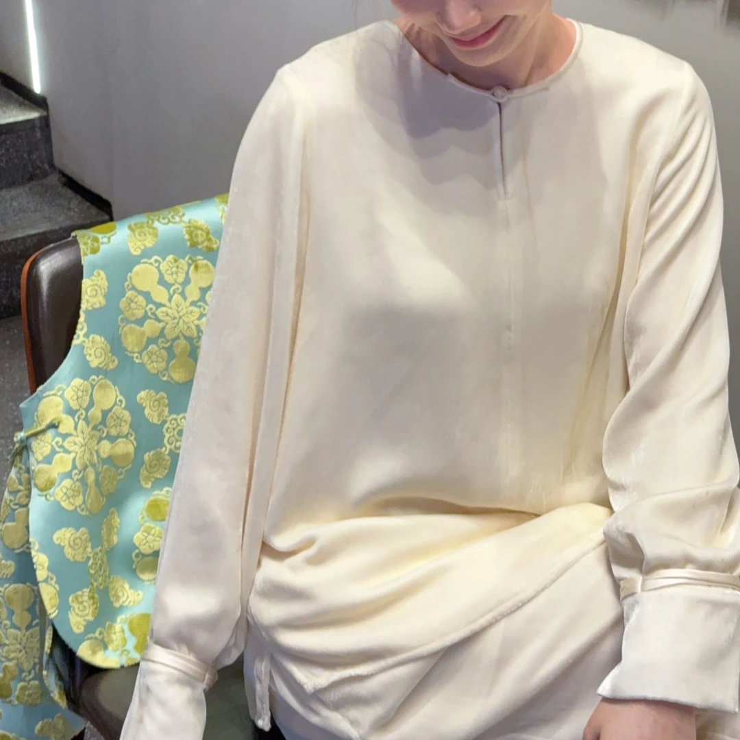 国风新中式丝绒上衣F111010136