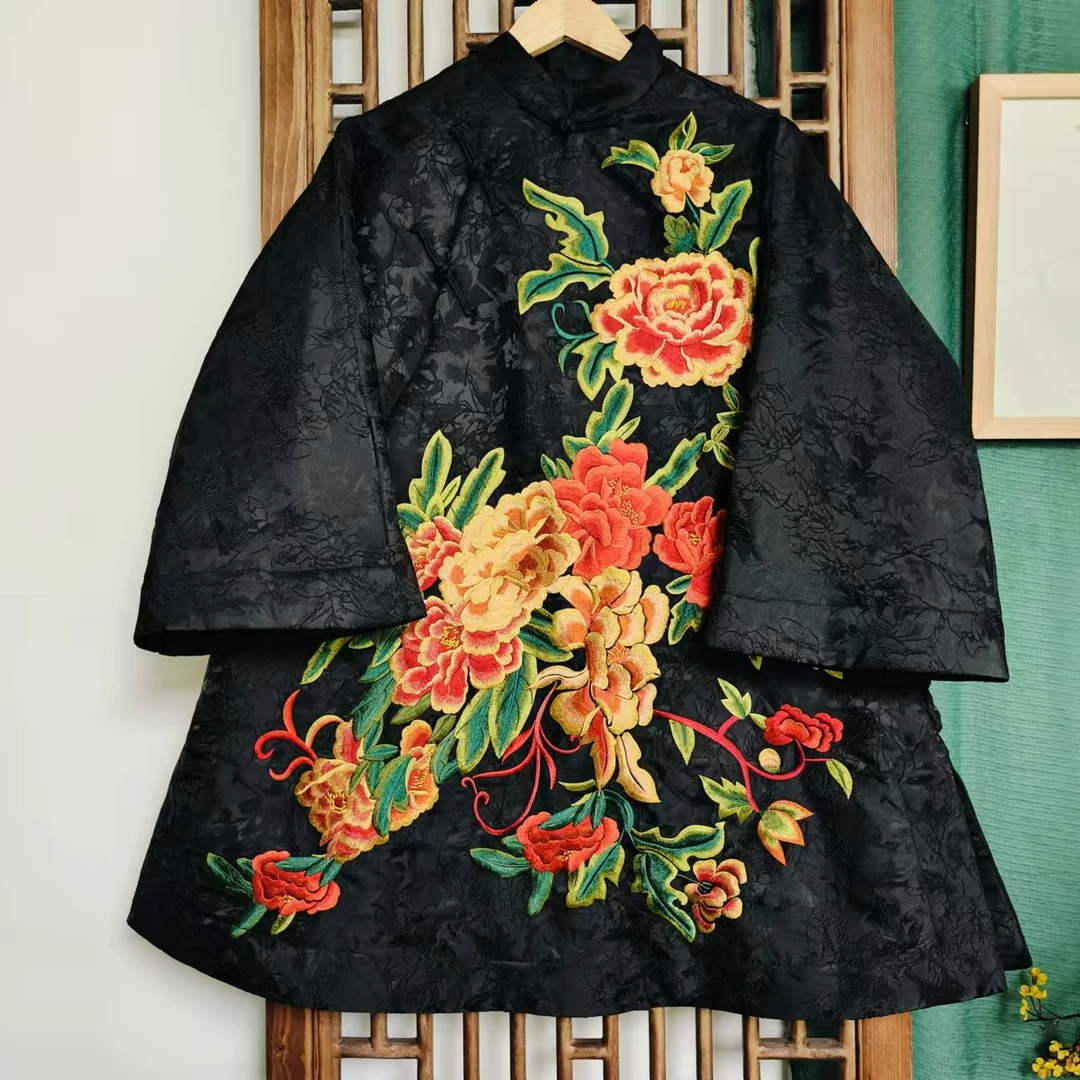 凤徕兮私人定制黑底牡丹刺绣斜盘扣小立领棉服（LS439-1）棉