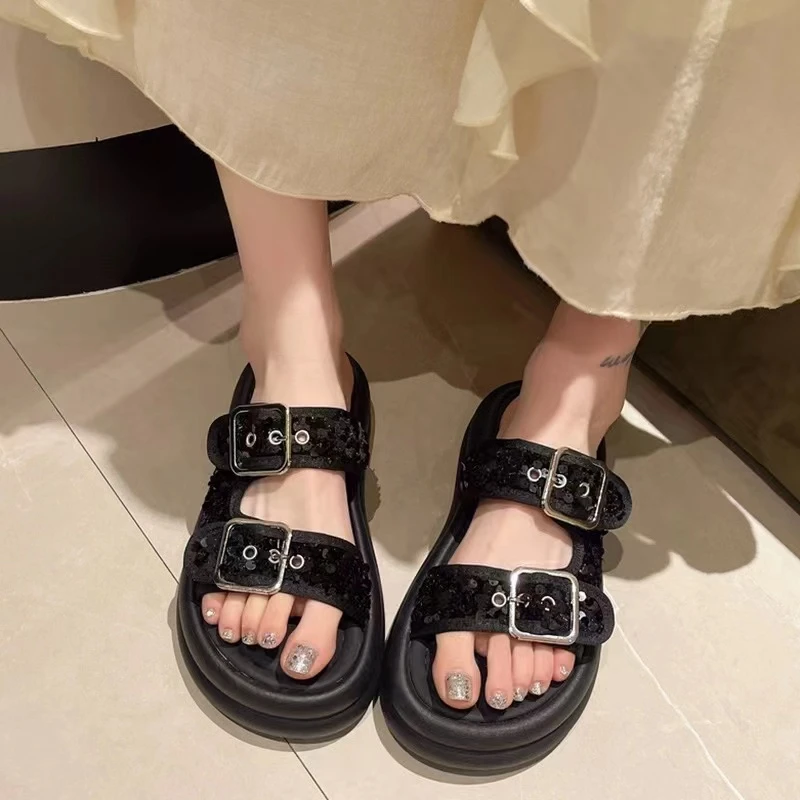 801-1000找到主播给你的编码来下单外穿拖鞋【默认微瑕，介意勿拍】