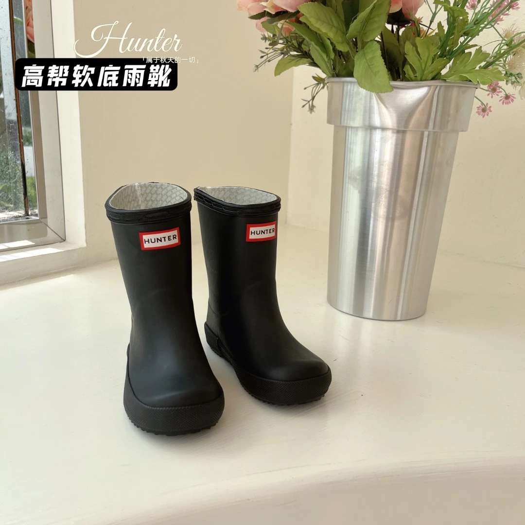 AnnieGirl儿童中筒纯色男童女童平底橡胶黑色雨鞋