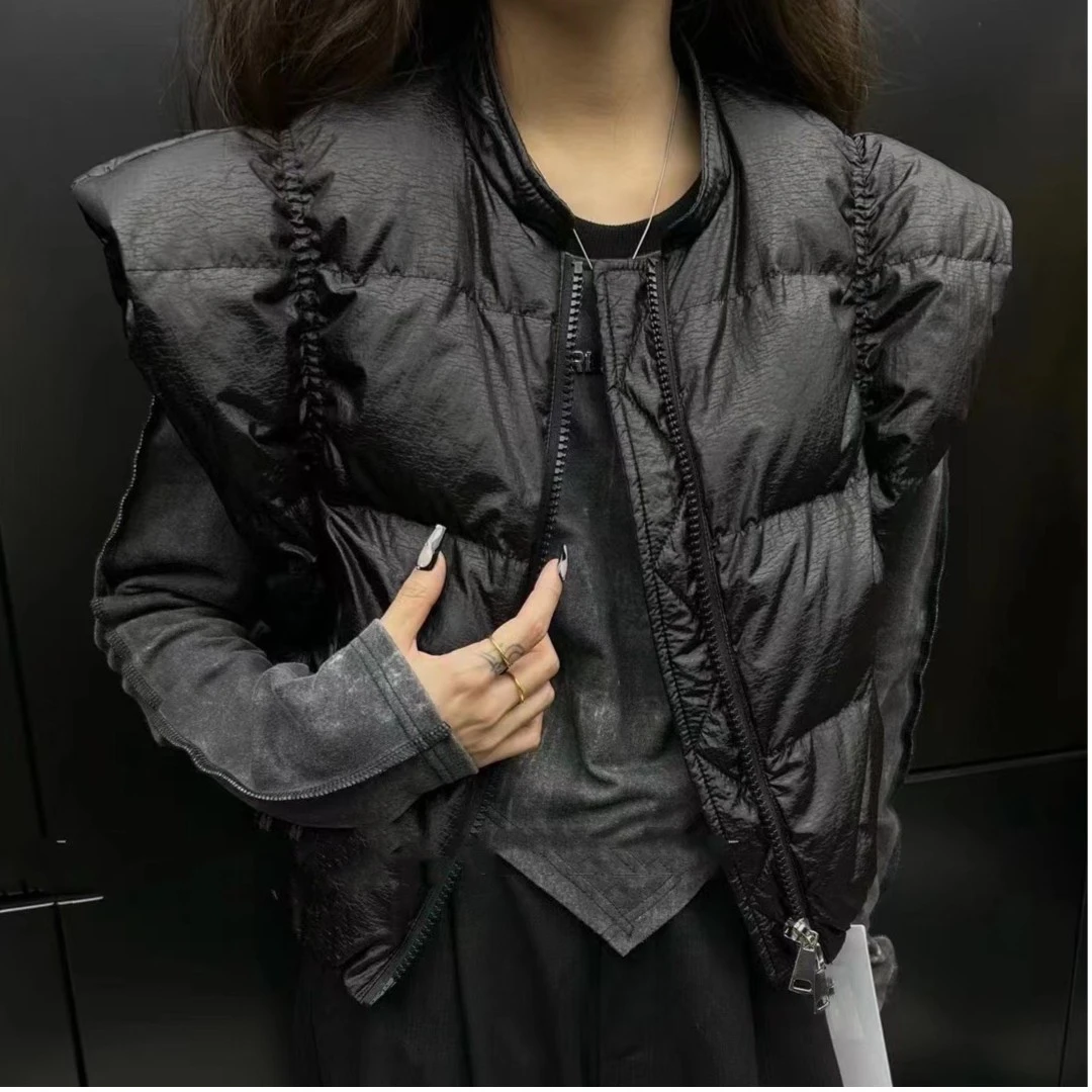 DA-J冬季设计感定制版小坎肩飞飞袖 90绒女保暖马甲洋气女款短款
