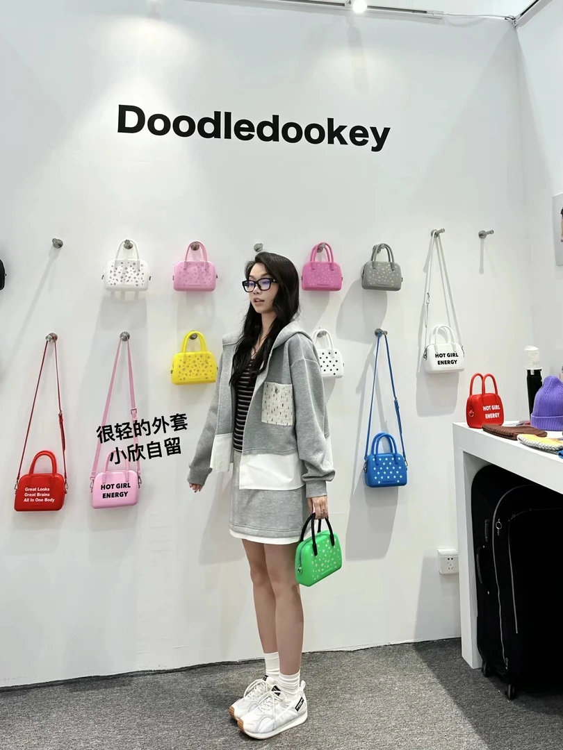 Hi TO Hi 设计师品牌小众新款彩色口袋毛边拼接连帽拉链卫衣&半裙